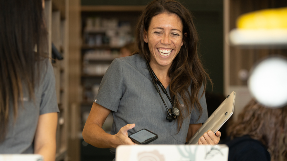 Veterinary Hospital In Airdrie And Beltline, AB T4B 3G4 FEN VET